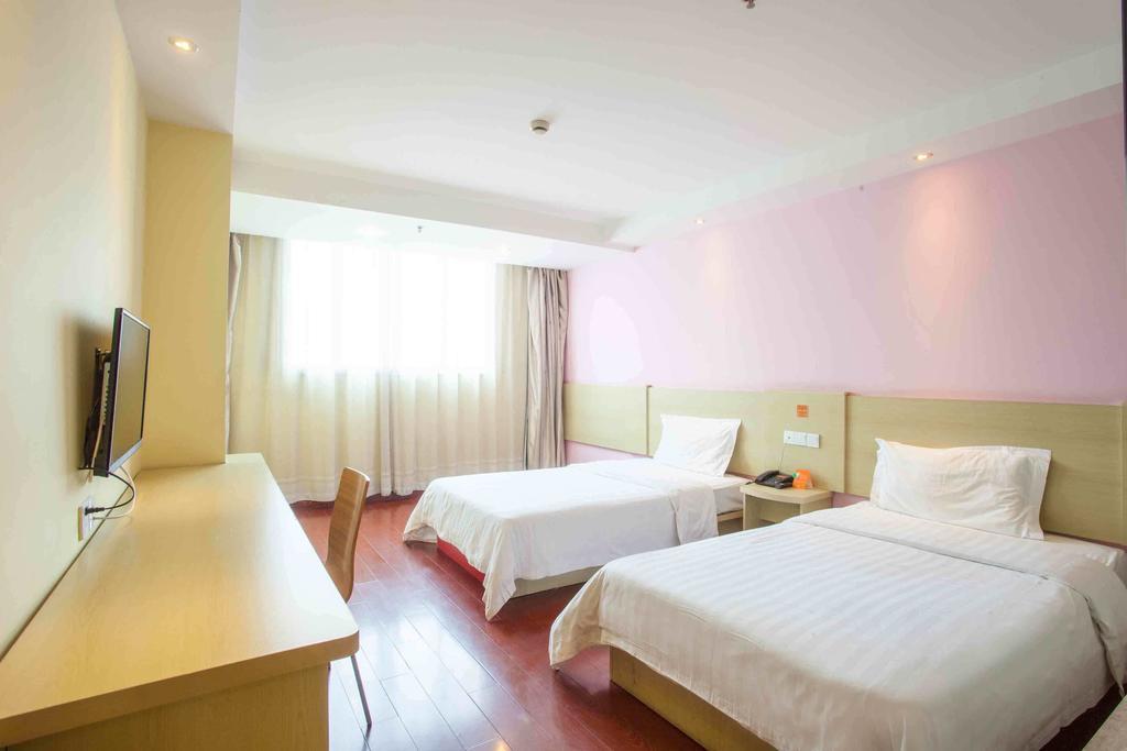 7Days Inn Foshan Qiandeng Lake Nangui Road Subway Station Room photo