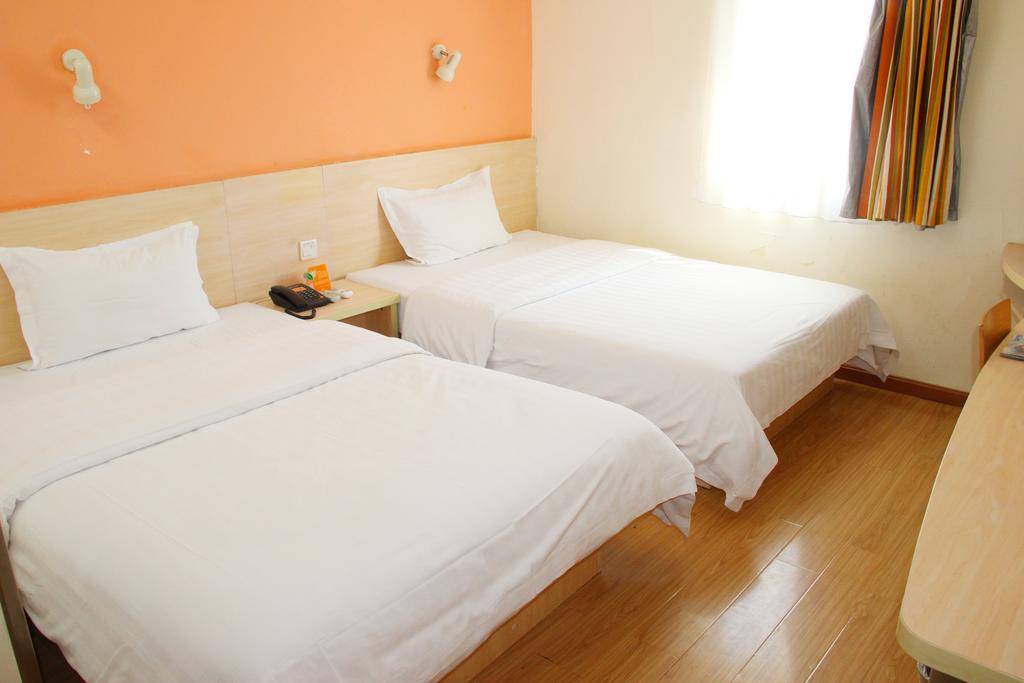 7Days Inn Foshan Qiandeng Lake Nangui Road Subway Station Exterior photo