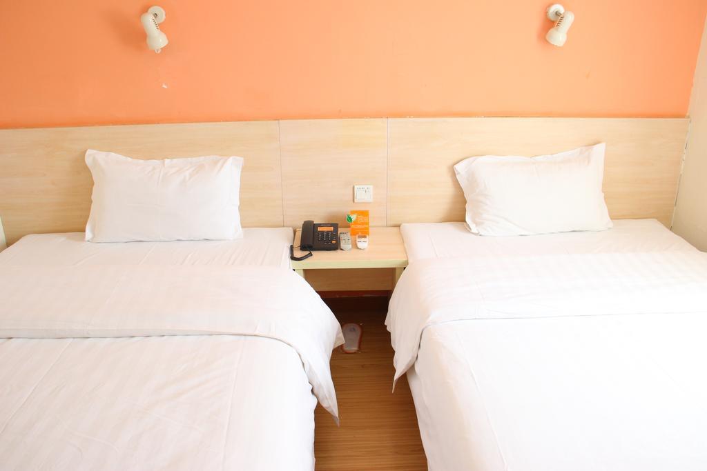 7Days Inn Foshan Qiandeng Lake Nangui Road Subway Station Exterior photo