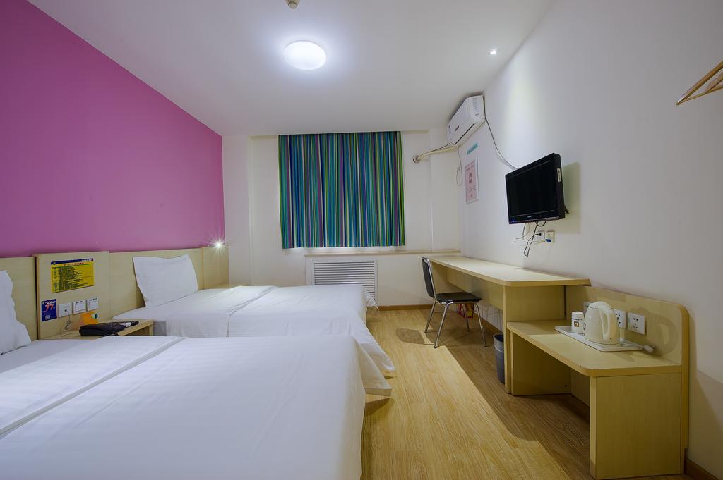 7Days Inn Foshan Qiandeng Lake Nangui Road Subway Station Exterior photo
