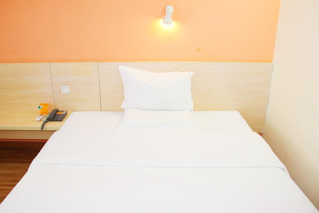7Days Inn Foshan Qiandeng Lake Nangui Road Subway Station Exterior photo